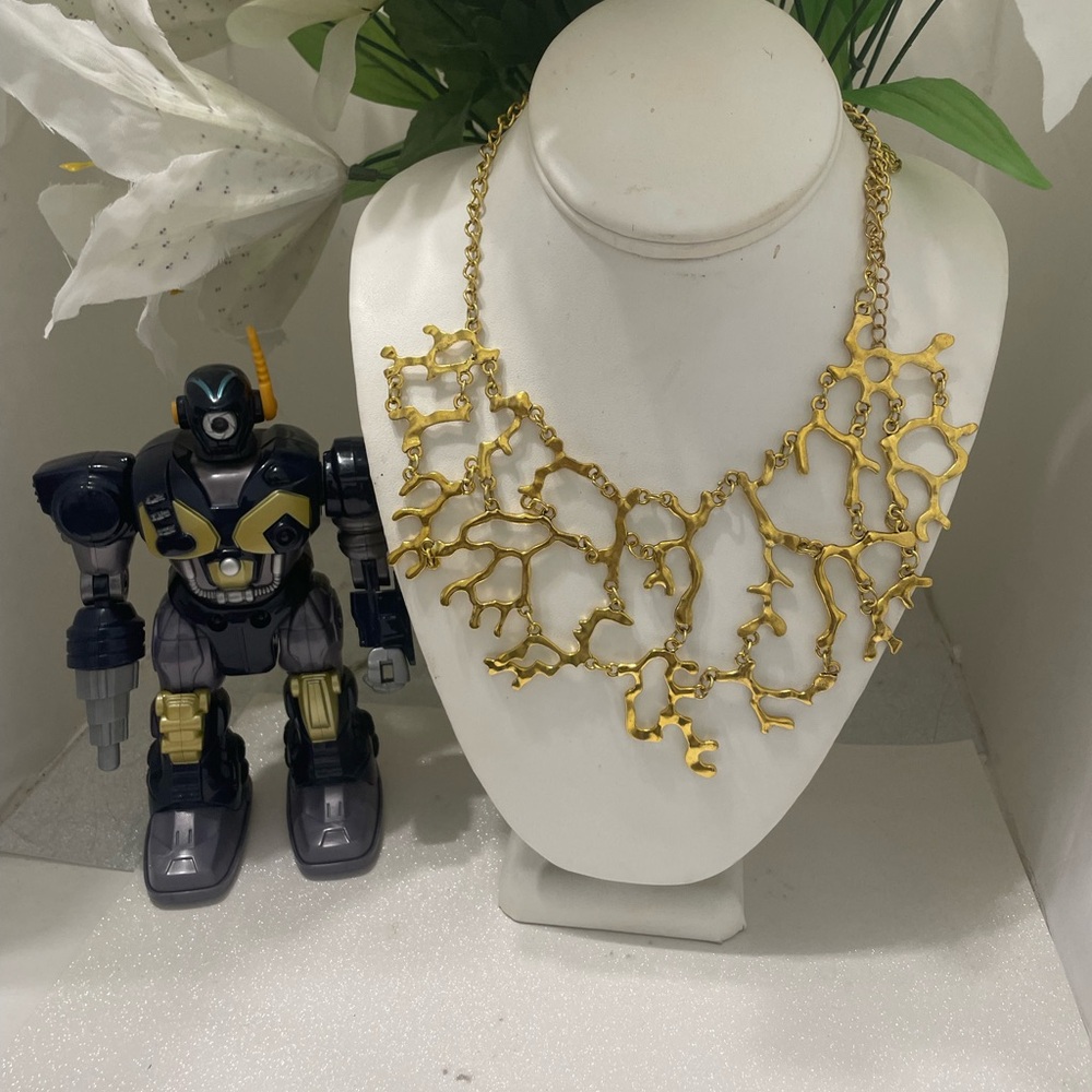 Family Statement SHIVE Necklace  2025 - Picture 4 of 12